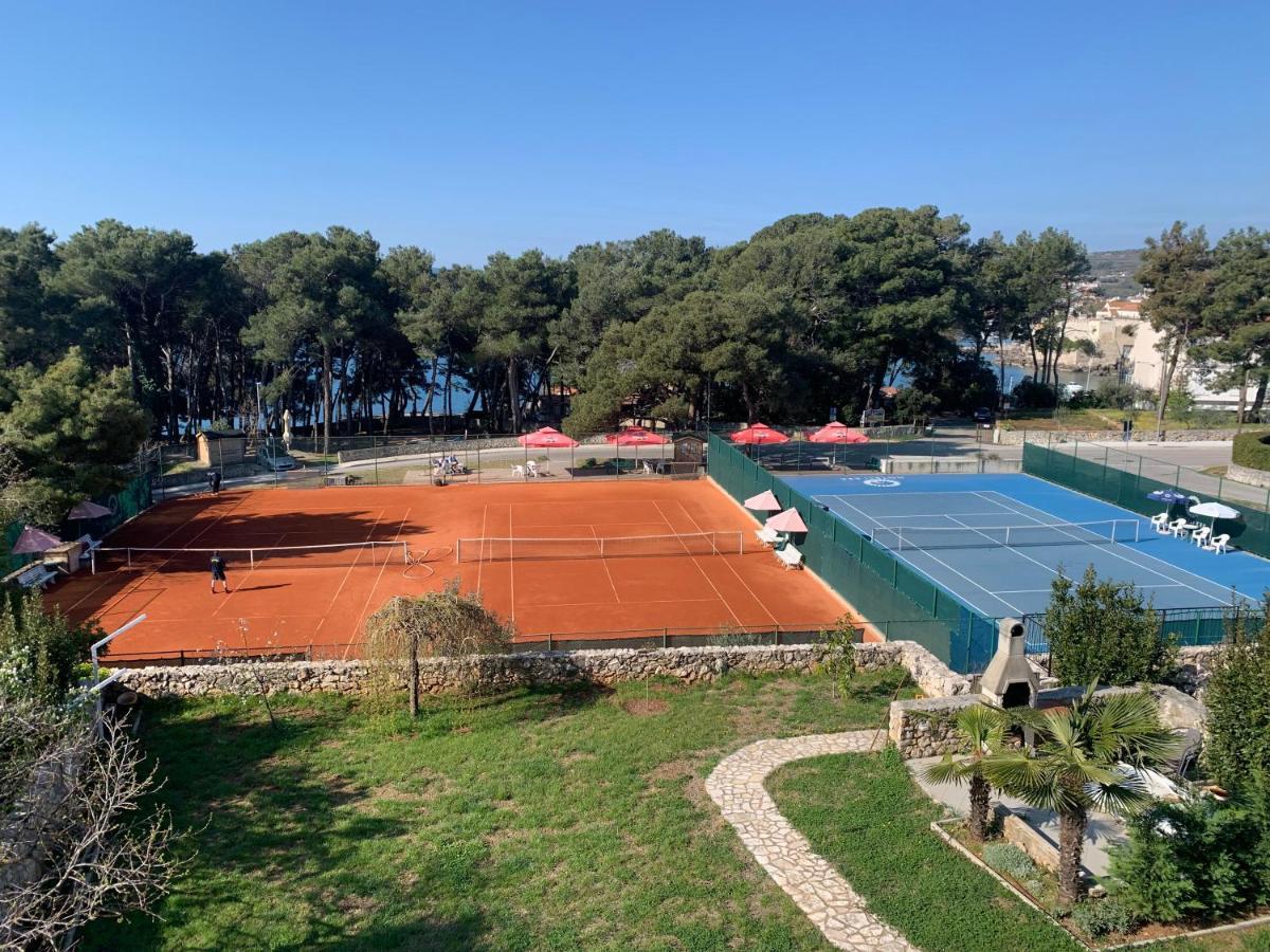 Seaside Apartments Petar Krk Town Esterno foto